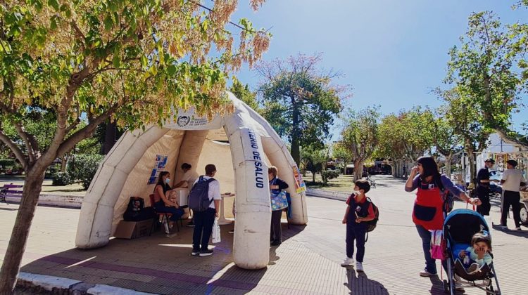 El hospital de Merlo inició el operativo de inoculación en la plaza Sobremonte