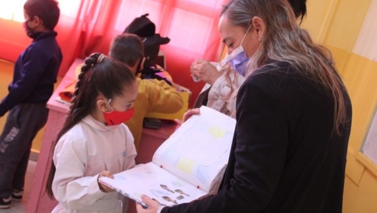 Eugenia Cantaloube recorrió las Escuelas “Monseñor Tibiletti” y “Rosario Mercedes Simón”