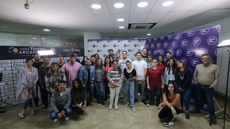 Alumnos de Periodismo y Comunicación Social se interiorizaron en la creación de noticias de la ANSL