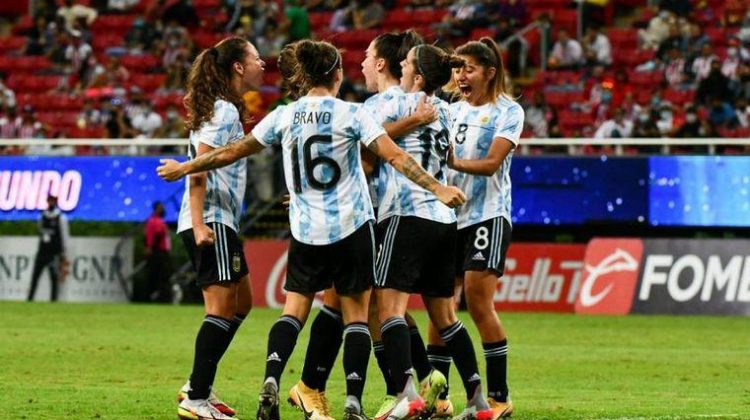 Argentina vs. Chile se adelanta: jugarán este domingo a las 15:40