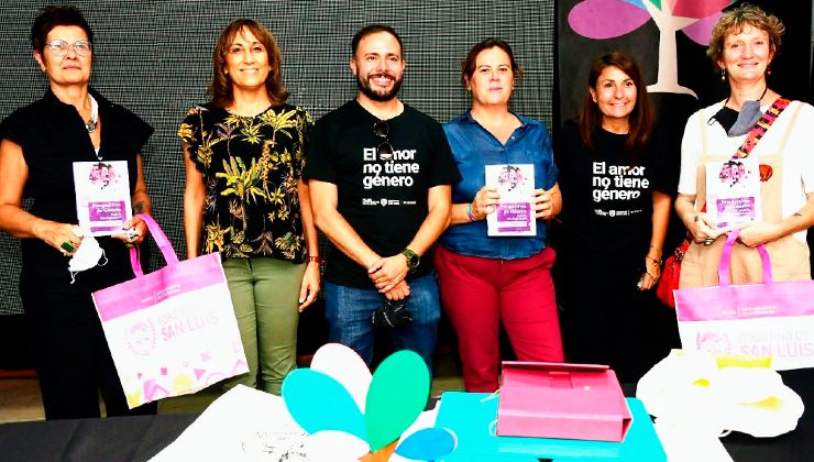 El Gobierno de San Luis presente a través del libro “Perspectiva de género desde la psicología social” en la  Feria de General Pico