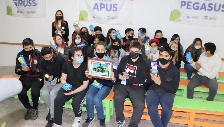 Concurso de Memes: 67 estudiantes fueron premiados por aportar conciencia ambiental a su generación