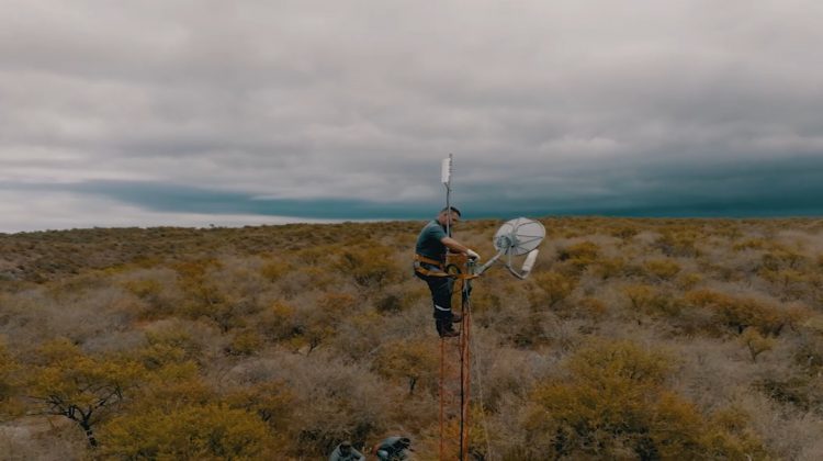 Se instaló una nueva antena de wifi con energía solar