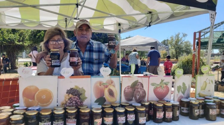 La Feria de Pequeños y Medianos Productores ya recibe a los vecinos de Villa Mercedes en “El Lago” 