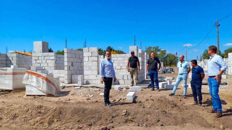 Avanza a paso firme la construcción de 15 viviendas en Concarán