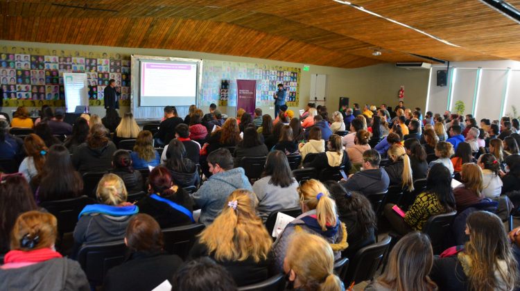 Más de 250 personas comenzaron una nueva capacitación para obtener el Carnet de Manipulación de Alimentos