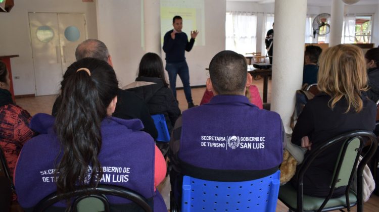 Comenzó la capacitación a informantes turísticos de la provincia