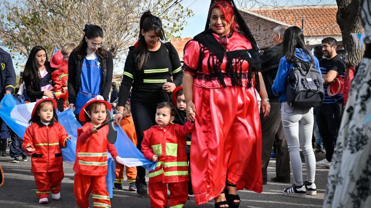 Color, música y disfraces en el desfile patrio de los Centros de Desarrollo Infantil