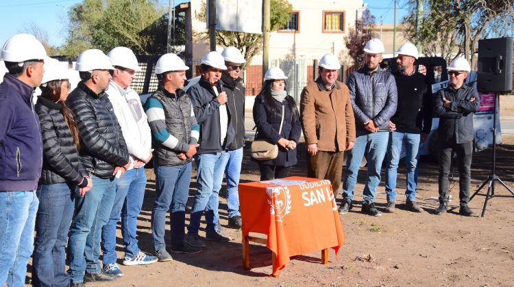 Comenzó la pavimentación de los módulos II, III, IV y V del barrio “Eva Perón” y del Cerro de las Rosas