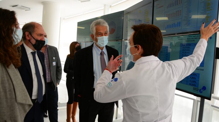 El Hospital Central lució su alto nivel tecnológico durante la visita de directivos del Banco Nación