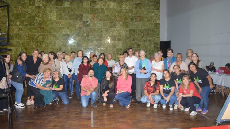 “La tarde de los abuelos” volvió a lucir muchas sonrisas en el Complejo Molino Fénix