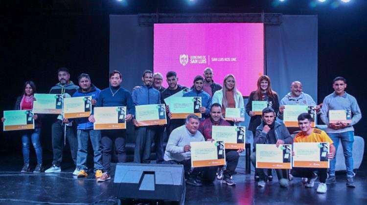 El Complejo Molino Fénix celebró el 97° aniversario del natalicio del “Mono” José María Gatica con grandes figuras del boxeo