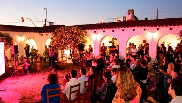 La Casa del Poeta celebra el 25 de Mayo con un Festival Folclórico