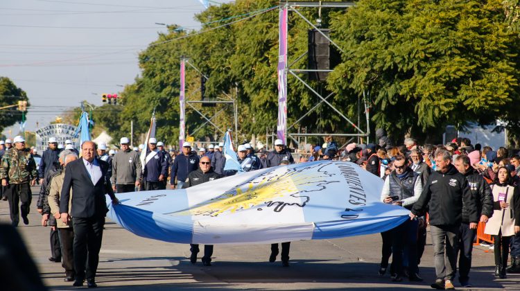 Veteranos y ex combatientes de Malvinas acompañaron el gran desfile del 25 de Mayo