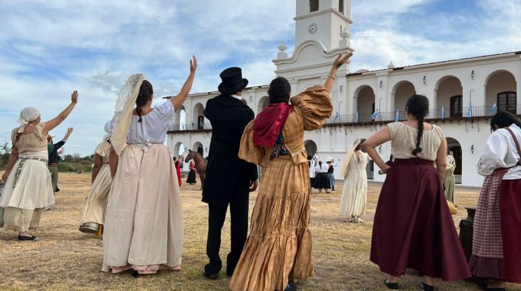 La réplica del Cabildo fue la inspiración para un reconocido director argentino