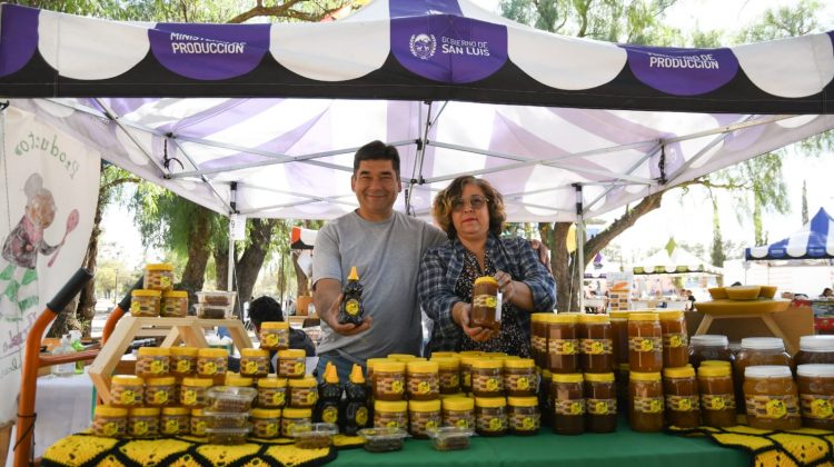 Con productos locales y de calidad, la Feria de Pequeños y Medianos Productores ya abrió sus puertas al público