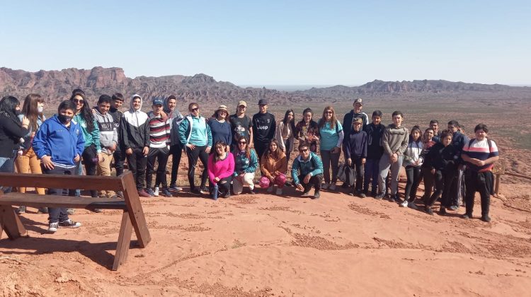 Estudiantes del circuito rural generativo Nº 16 visitaron el Parque Nacional de las Quijadas