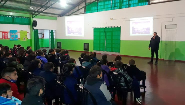 Un equipo del PALP visitó las escuelas de Quines 