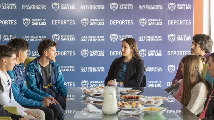 Deportes recibió a los ciclistas puntanos que brillaron en el Argentino de Pista