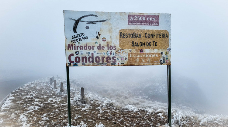 La nieve llegó a la cumbre serrana de la Villa de Merlo