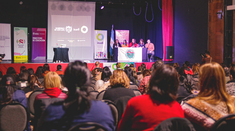 Docentes de Villa Mercedes dialogaron sobre discriminación y violencia en las escuelas