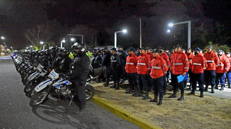 Más de mil policías realizaron un megaoperativo en la ciudad de San Luis