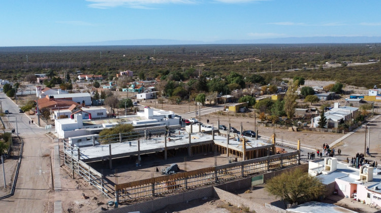 Con más del 40% de avance de obra, la Provincia construye viviendas y un Centro Integrador UPrO en La Calera