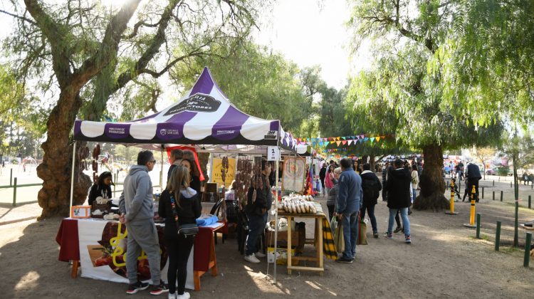 Las familias de San Luis coparon la Feria de Pequeños y Medianos Productores