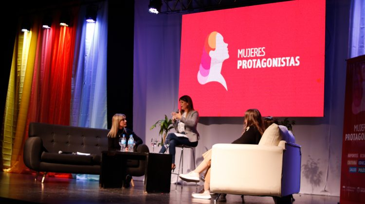 A sala llena, el Complejo Molino Fénix realizó el segundo encuentro de Mujeres Protagonistas