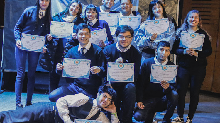 Estudiantes de la Escuela Generativa “Félix Máximo María” reafirmaron su promesa de lealtad a la Bandera Argentina
