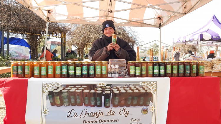 Salió el sol y el clima acompaña la feria de productores en “El Lago” de Villa Mercedes