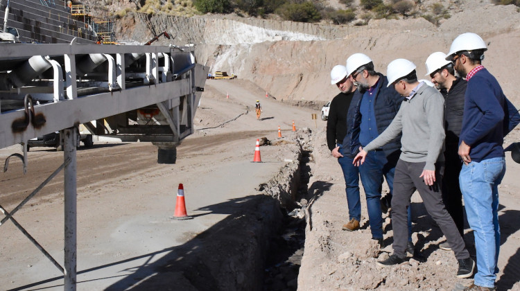 El ministro Rodríguez Saá inspeccionó el avance de las obras hídricas que se realizan en Nogolí