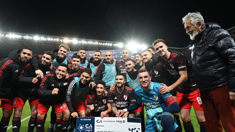 La Pedrera fue una fiesta: goleada de River ante Barracas Central para avanzar en la Copa