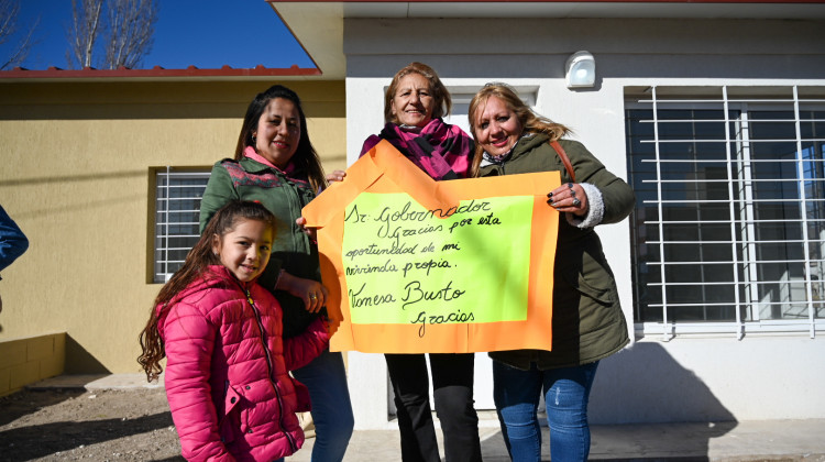 Detrás de cada casa entregada hay una familia y una historia de vida