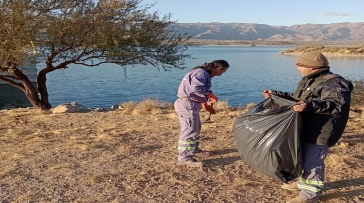 San Luis Agua realizó tareas de mantenimiento en Dique Las Palmeras