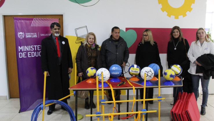 Escuelas de San Luis recibieron kits para la práctica de la Educación Física