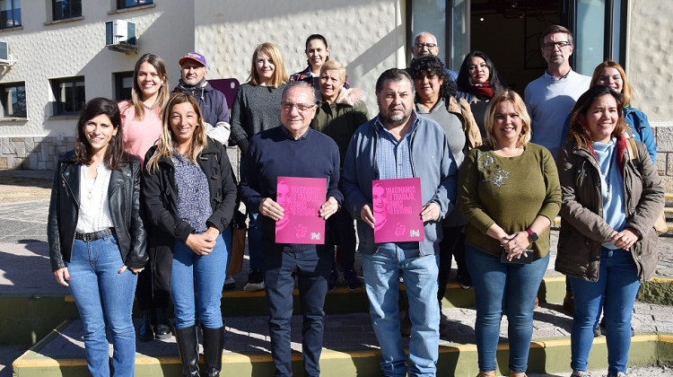 El fútbol femenino recibió aportes de la UPrO para jugar todo el año