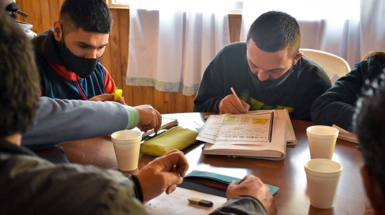 La escuela de alfabetización del Ministerio de Desarrollo Social celebró su mes de clases