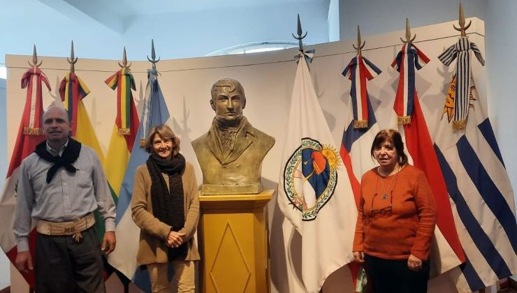 El historiador y tradicionalista Martín Baca visitó el Instituto Nacional Belgraniano