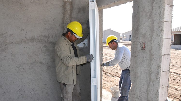 Las casas en construcción cada vez más cerca de convertirse en futuros hogares para familias puntanas