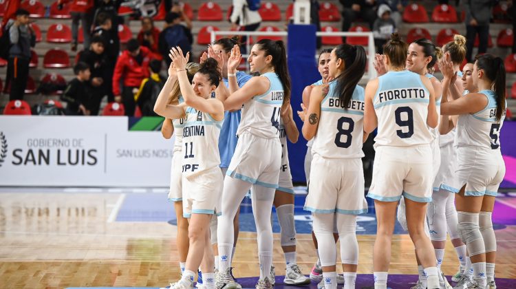 Argentina le ganó a Ecuador y Brasil goleó a Uruguay 