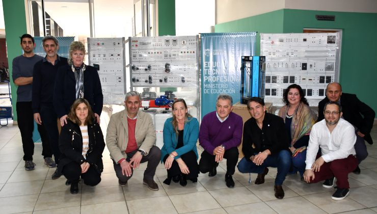 Escuelas técnicas de la provincia recibieron equipamiento didáctico de avanzada