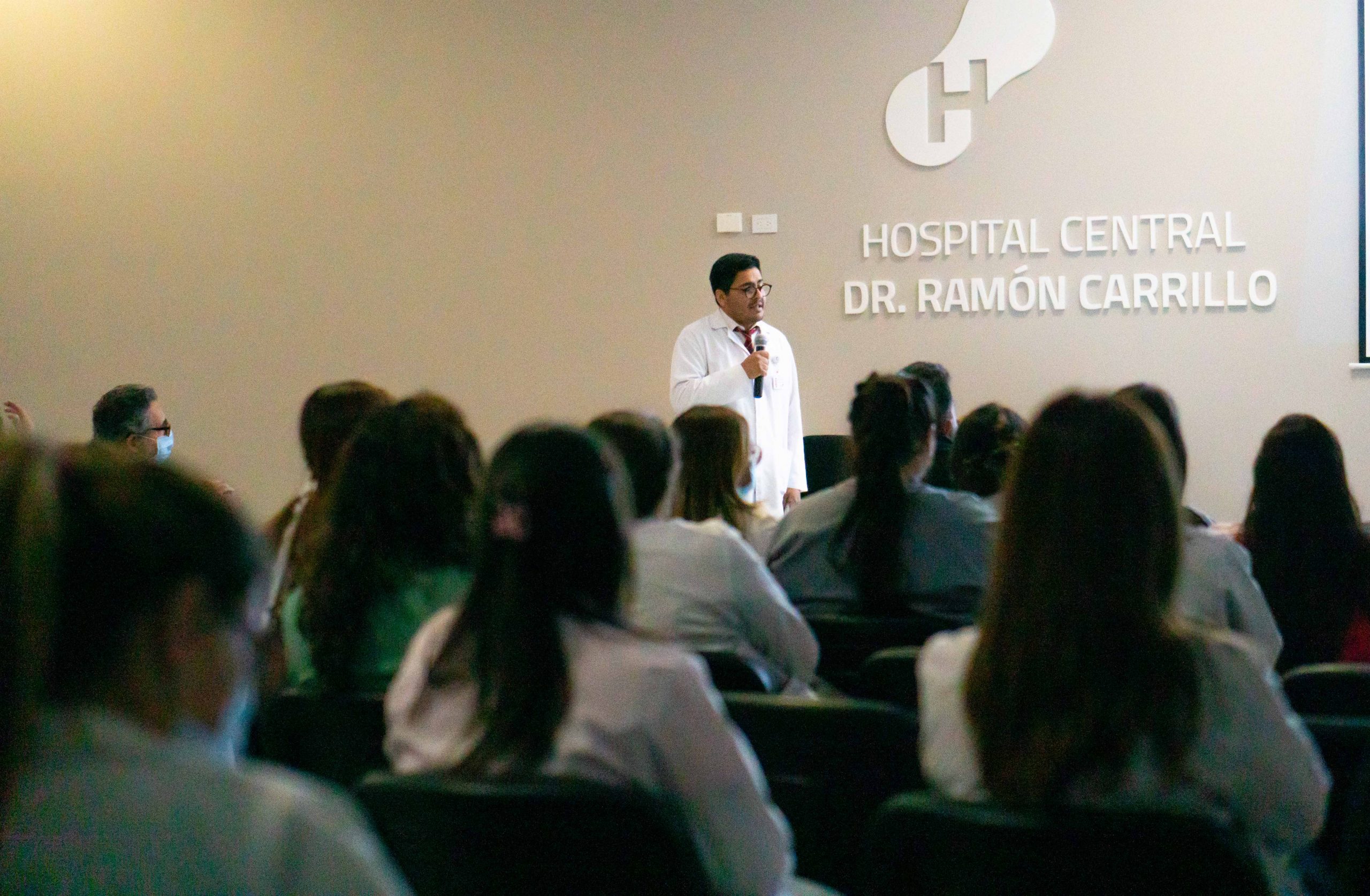 Profesionales del Hospital Central “Dr. Ramón Carrillo” llevaron adelante un “Ateneo Central”