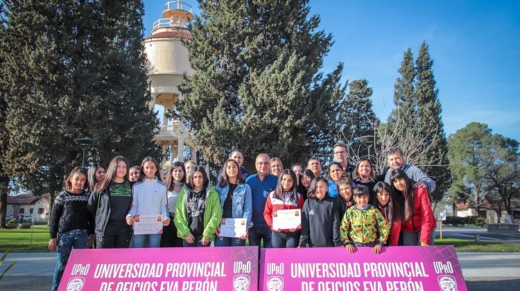 Jugadoras del infantil femenino visitaron la UPrO