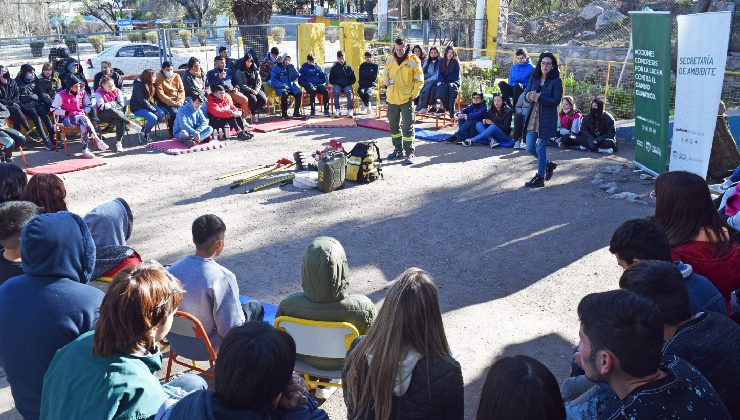 Más de 100 estudiantes de El Volcán aprendieron sobre prevención de incendios forestales