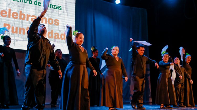 Con el teatro lleno, más de 250 bailarines hicieron vibrar el Complejo Molino Fénix