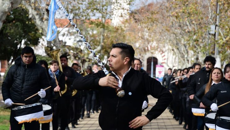 El Sistema “Sueños del Arte” realizó una intervención artística por las calles de la capital puntana