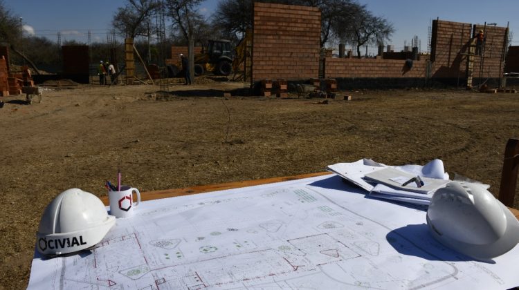 La ansiada construcción de la escuela en el barrio 272 de Merlo avanza a buen ritmo