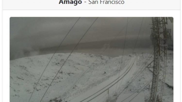 La nieve pintó la cresta de las sierras y las lluvias trajeron alivio