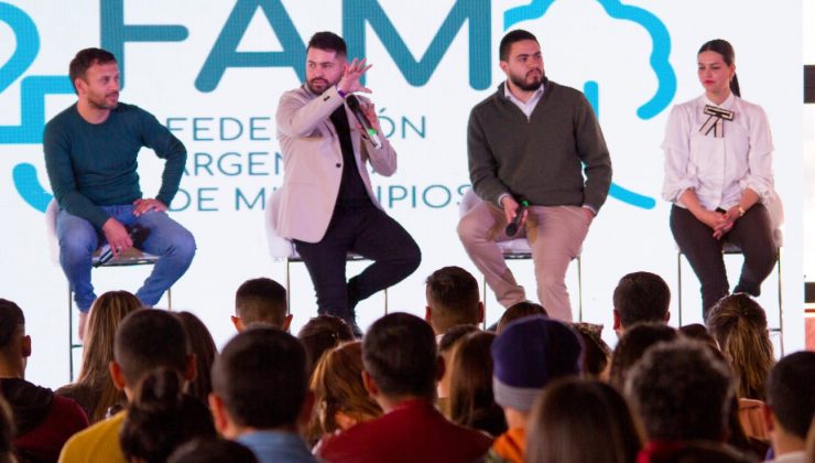 Jóvenes del país debatieron sobre presente y futuro en la Caja de los Trebejos